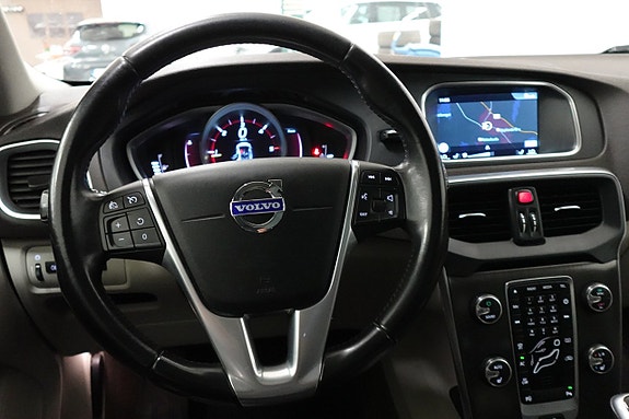 Volvo V40 7 of 19