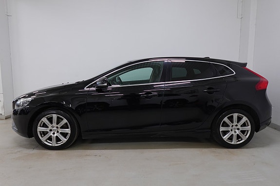 Volvo V40 3 of 5