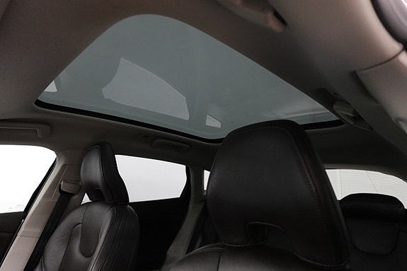 Volvo V40 16 of 19