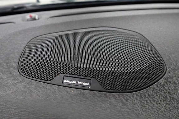 Volvo V40 14 of 19