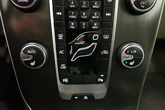 Volvo V40 11 of 19