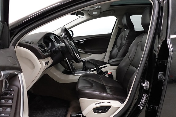 Volvo V40 4 of 5