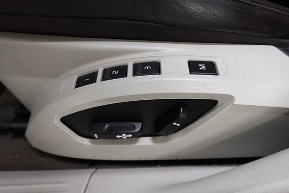 Volvo V40 15 of 19