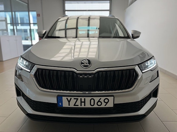 Skoda Karoq 2 of 5