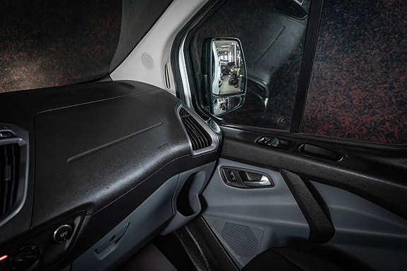 Ford Transit Custom 14 of 22