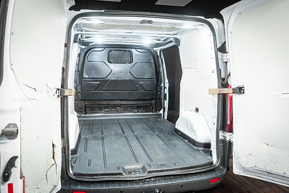 Ford Transit Custom 11 of 22