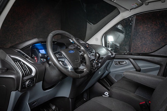 Ford Transit Custom 12 of 22