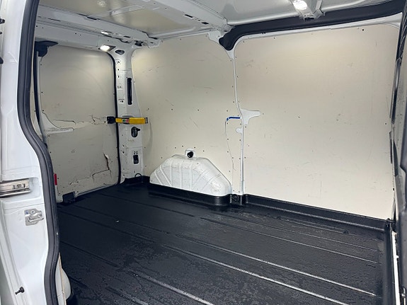 Ford Transit Custom 9 of 15
