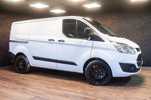 Ford Transit Custom 2 of 5