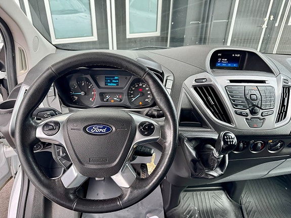 Ford Transit Custom 2 of 15