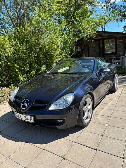Mercedes-Benz SLK350 3 of 5