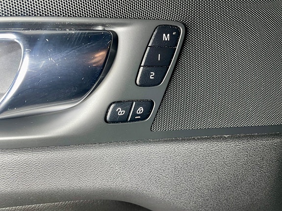 Volvo XC60 18 of 20