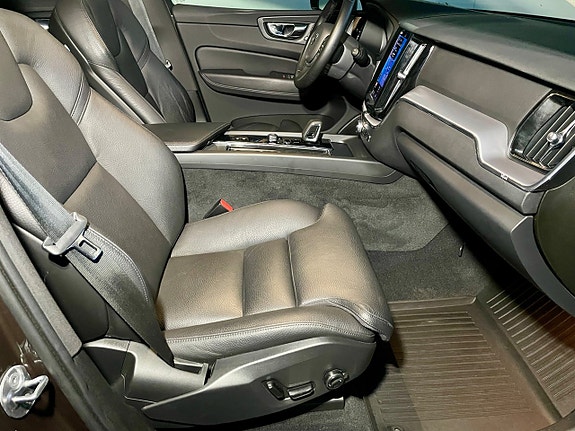 Volvo XC60 11 of 20