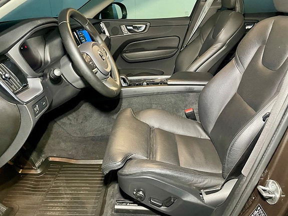 Volvo XC60 8 of 20