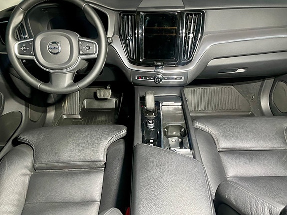 Volvo XC60 13 of 20