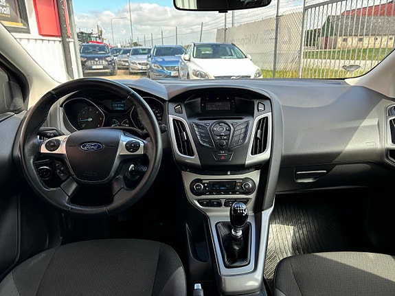 Ford Focus 9 of 19