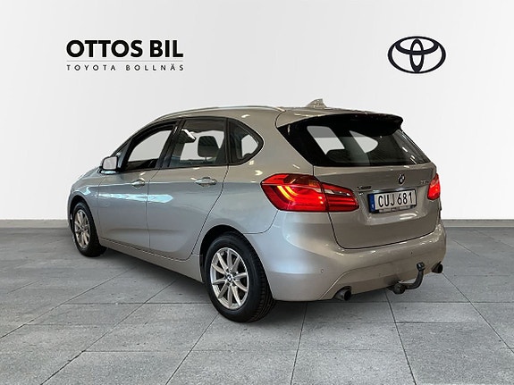 BMW 220d 2 of 5