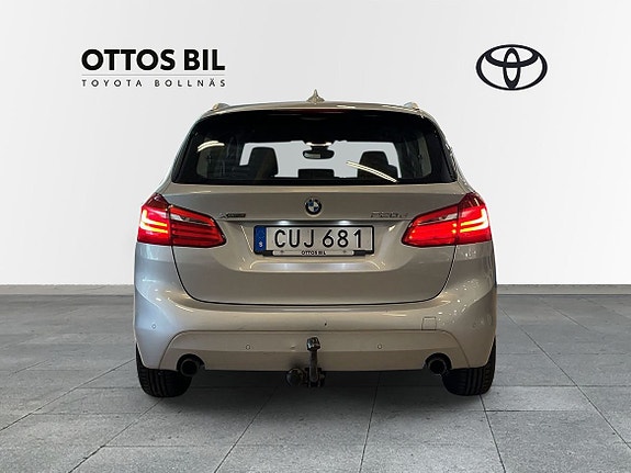 BMW 220d 4 of 5