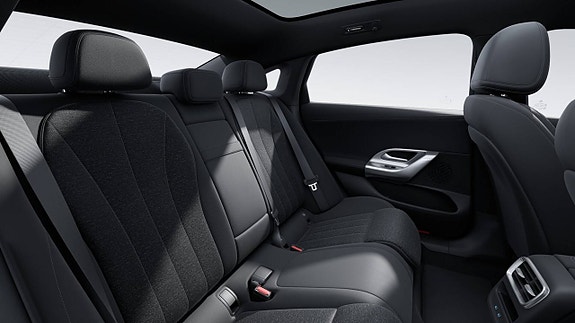 Mercedes-Benz C400 5 of 5