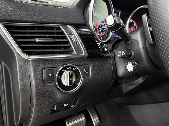Mercedes-Benz GL63 21 of 30