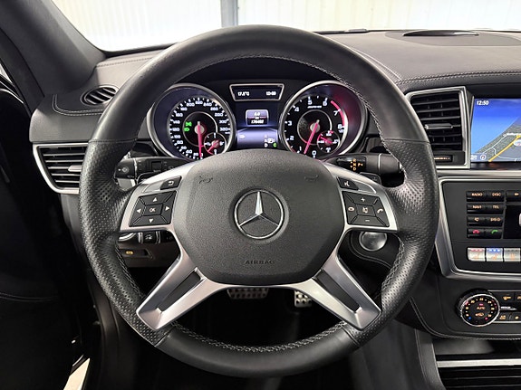 Mercedes-Benz GL63 17 of 30