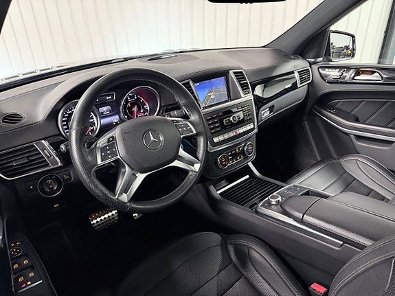 Mercedes-Benz GL63 9 of 30