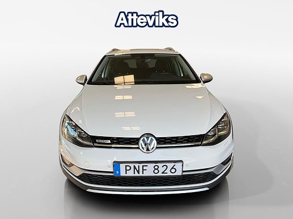 Volkswagen Golf Alltrack 2 of 5