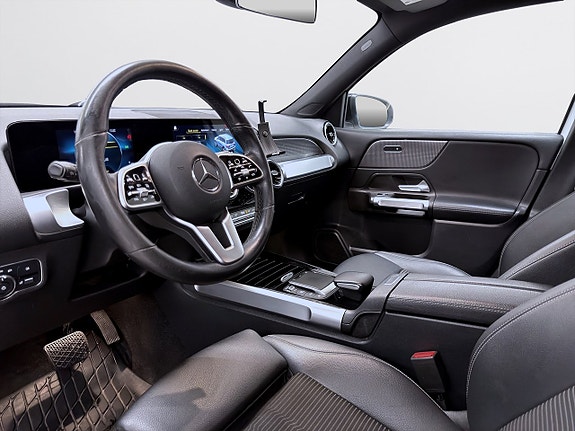 Mercedes-Benz GLB200 d 12 of 16