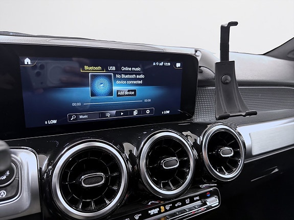 Mercedes-Benz GLB200 d 13 of 16