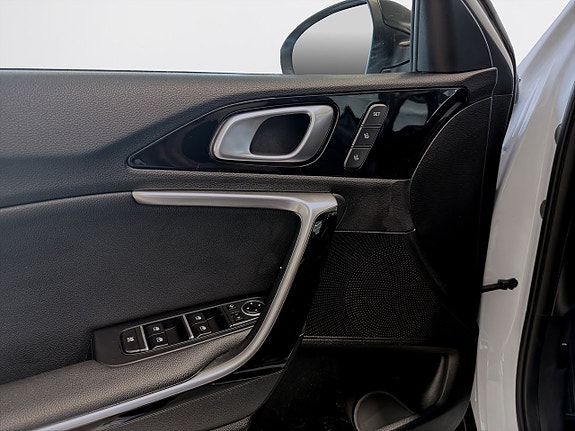 Kia XCeed 12 of 16