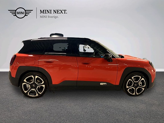 MINI Aceman SE 3 of 16