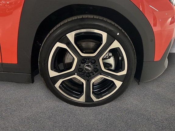 MINI Aceman SE 12 of 16