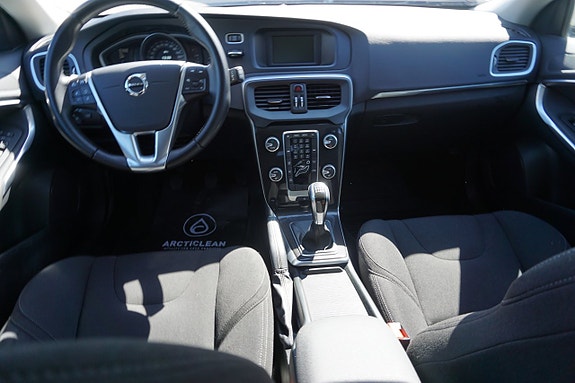 Volvo V40 5 of 5