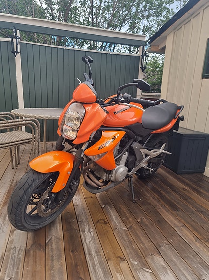 Kawasaki Ninja ER-6 2 of 2