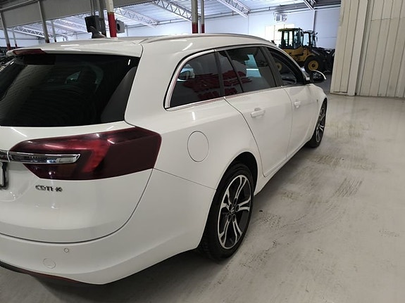 Opel Insignia 4 of 5