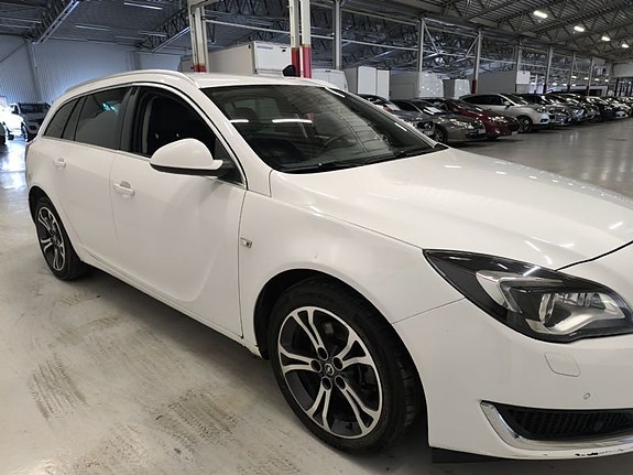 Opel Insignia 3 of 5