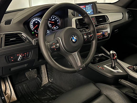 BMW 120i 6 of 17