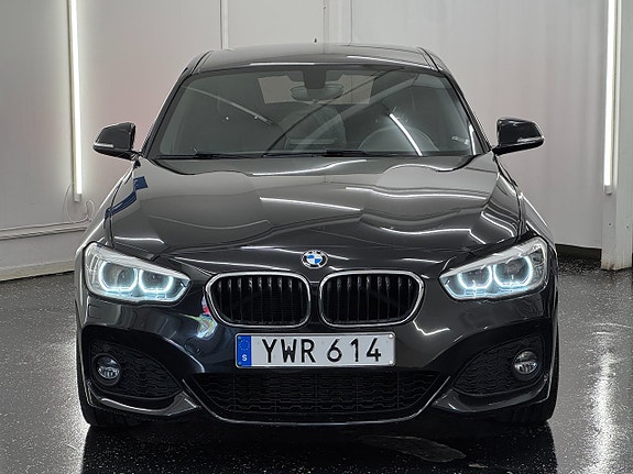 BMW 120i 2 of 5