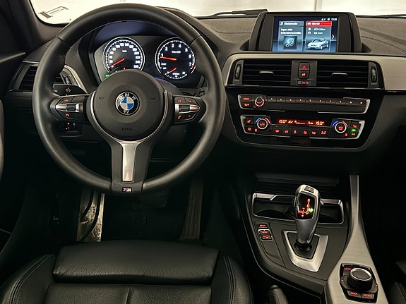 BMW 120i 16 of 17