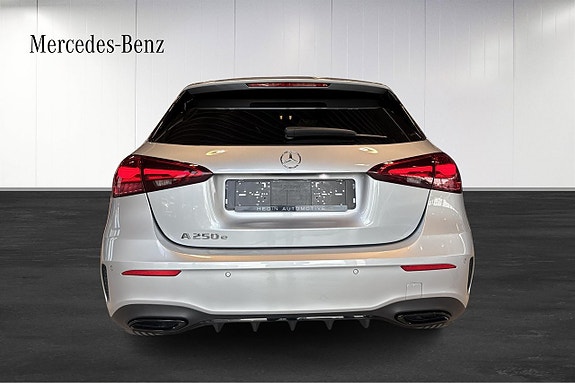 Mercedes-Benz A250 e 12 of 14