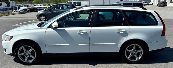 Volvo V50 4 of 5
