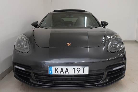 Porsche Panamera 4 2 of 5