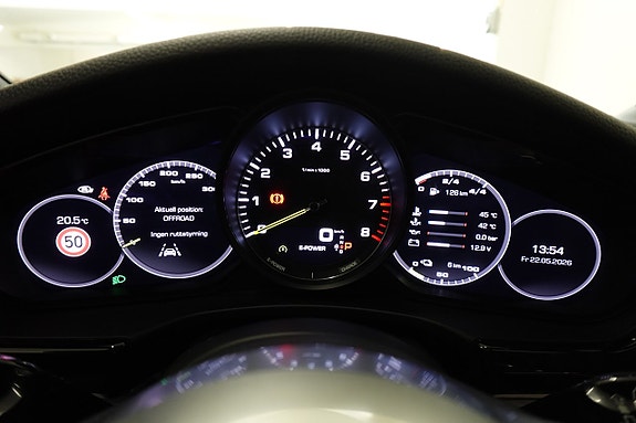 Porsche Panamera 4 18 of 25