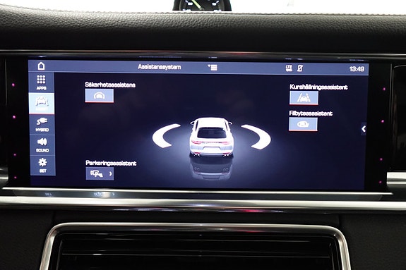 Porsche Panamera 4 13 of 25