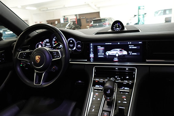 Porsche Panamera 4 8 of 25
