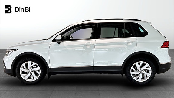 Volkswagen Tiguan 2 of 5