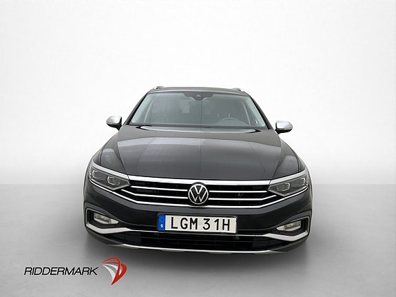 Volkswagen Passat Alltrack 3 of 5