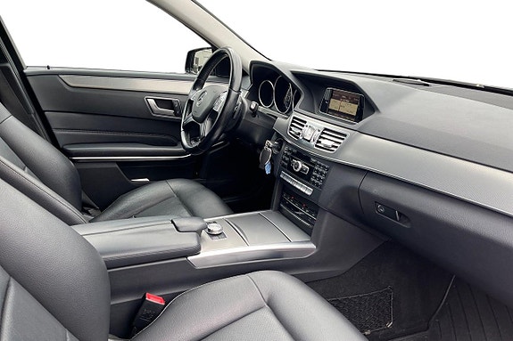 Mercedes-Benz E220 20 of 27