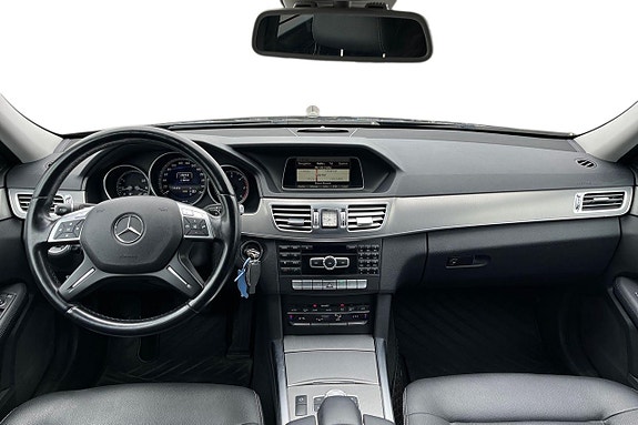 Mercedes-Benz E220 12 of 27