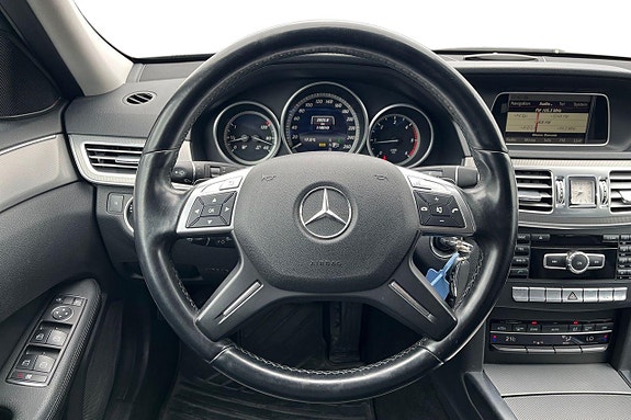 Mercedes-Benz E220 13 of 27